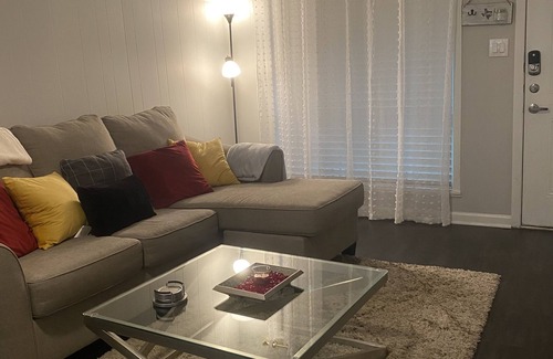 Zilker Apartment | Zilker Getaway w/PRIVATE GARAGE