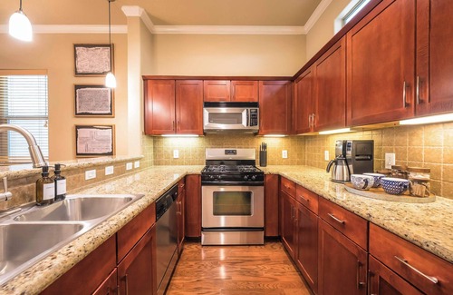 Zilker Condo | Zilker House Skyline Views & Parkside Stay