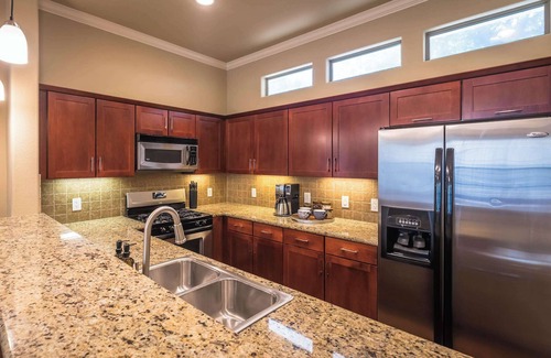 Zilker Condo | Zilker House Skyline Views & Parkside Stay