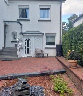 Bad Oeynhausen Apartment | Zimmer mit eigenem Bad und eigenem Eingang