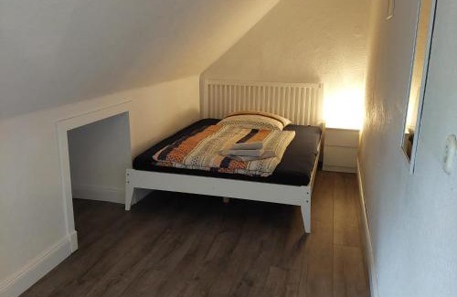 Neumuenster House | Zimmervermietung B&B