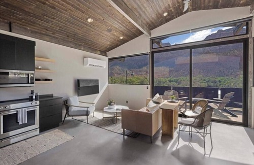 Zion National Park South Entrance Apartment | Zion Loft Luxury | Unit 3