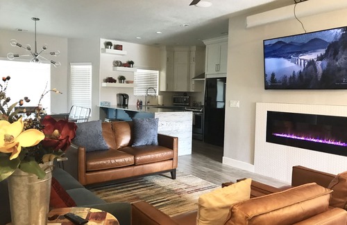 La Verkin House | Zion Memories: Xtra Sanitized, Foosball, Play Set +4.