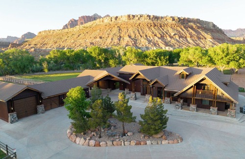Zion National Park South Entrance House | Zion Red Rock Oasis.
