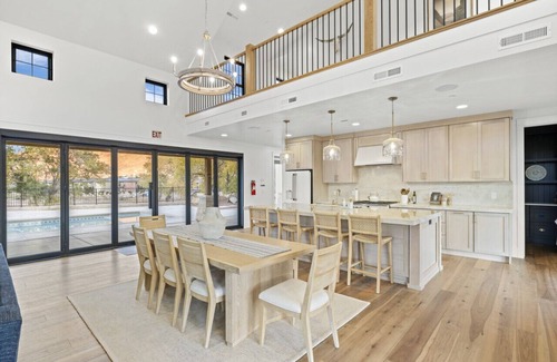 Virgin Apartment | Zion Rivefront Farmhouse