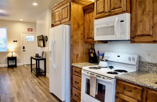 La Verkin Cabin | Zion's Camp and Cottages