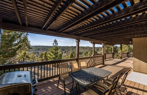 Zion National Park East Entrance House | Zion Views- East Rim Lodge+ Resort Access