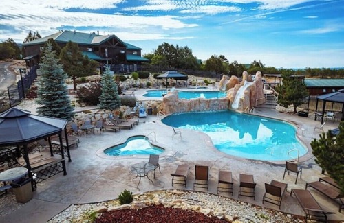 Zion National Park East Entrance Cabin | Zion Views-Sunrise Lodge +Resort Access