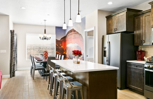 Hurricane House | Zion Village-Corp Retreat-Family Reunion-Private Heated Pool-Zion-Bryce-Golf