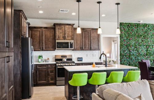 Hurricane House | Zion Village Earth & Fire, Private Swim Spa and Hot Tub