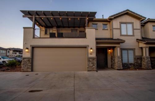 Hurricane House | Zion Village Elements 2, Private Backyard Hot Tub