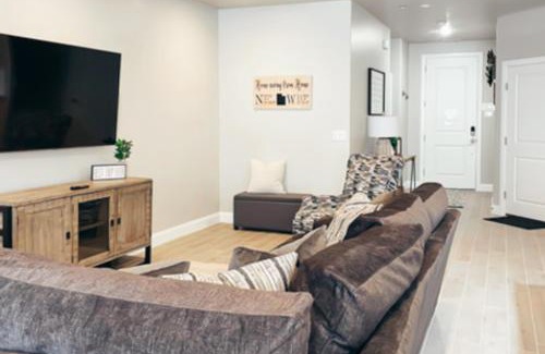 Hurricane House | Zion Village Getaway