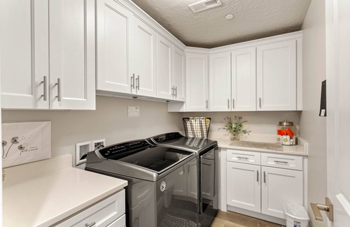 Hurricane House | Zion Village Resort 2065 | Private Hot Tub, Putting Green, and Resort Amenities