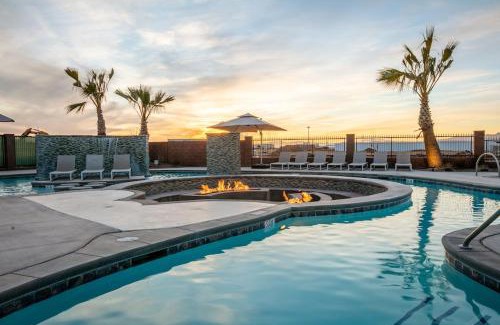 Hurricane House | Zion Village Resort 2102 Community Pool, Ping Pong table, and near Zion National Park