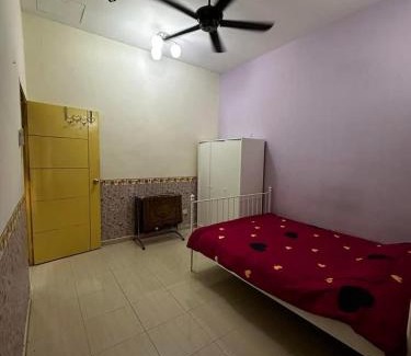 Kampung Baharu Sungai Udang House | ziramike homestay