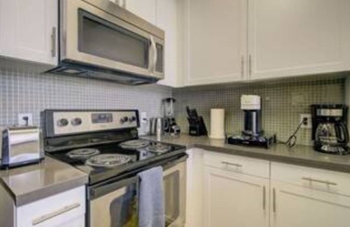 Marina del Rey Apartment | Zircon Zen - Quiet retreat 2BR Pool, Jacuzzi Marina