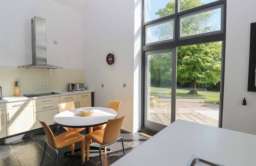 Carew Newton Cottage | ZOAR CHAPEL, pet friendly, character holiday cottage in Carew