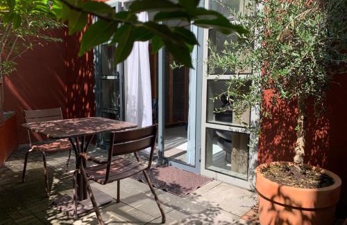 Utrecht City Center Bed & Breakfast | Zocher6 BnB a monumental town house in the city center