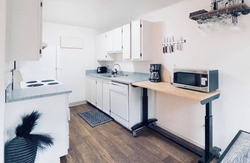 Corvallis Apartment | Zodiac Retreat; sauna and gym