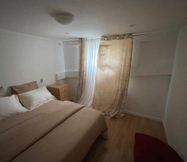 Savigny-sur-Orge Apartment | Zoe 3 Chambres d'hôtes
