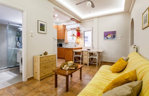 Ilisia Apartment | Zografou Hidden Gem - Athens Charming Home