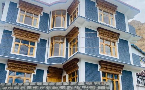 Kaza House | Zomsa Inn by StayApart