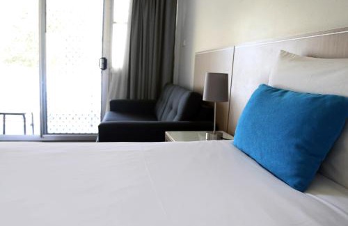 Batemans Bay Hotel | Zorba Waterfront Motel