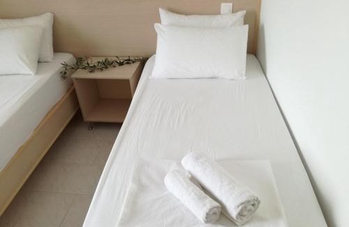 Lefkos Apartment | Zorbas Studios