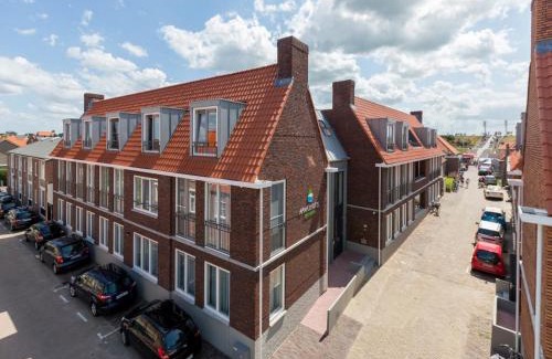 Zoutelande Apartment | Zoutelande Studio Parking Spot, cleaning included