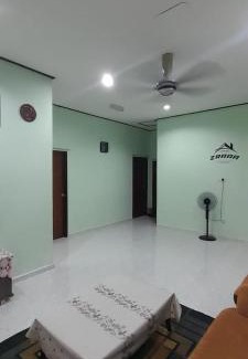 Batu Buruk House | ZRAAA Homestay