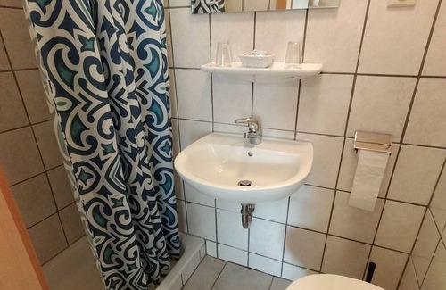 Kolonie Veenhusen Cottage | Zu den Linden - DZ Nr. 2 - Gasthof zu den Linden, 61225