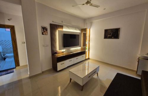 Varanasi Apartment | Zucross Homestay