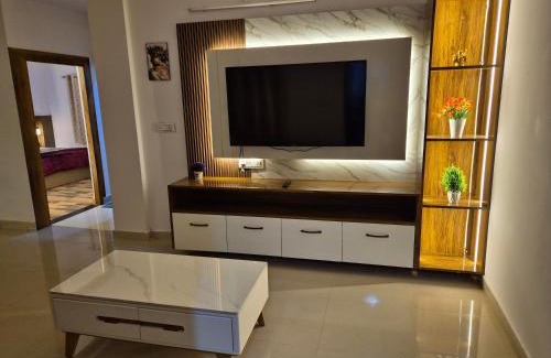 Varanasi Apartment | Zucross Homestay