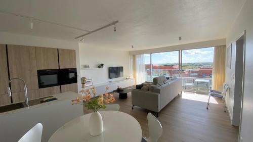 Nieuwpoort-aan-Zee Apartment | Zuidgericht appartement met wijd uitzicht - Met privégarage