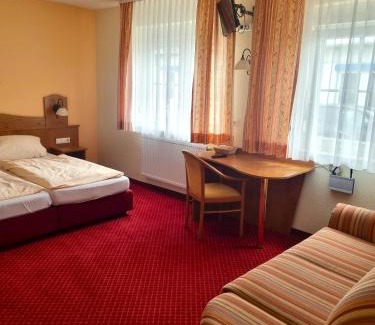 Dossenheim Hotel | Zur Turmstube