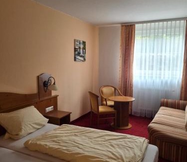 Dossenheim Hotel | Zur Turmstube
