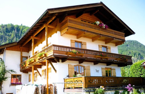 Reit im Winkl Apartment | Zwei-Raum Ferienwohnung mit Dusche/WC, Küchenzeile, Balkon