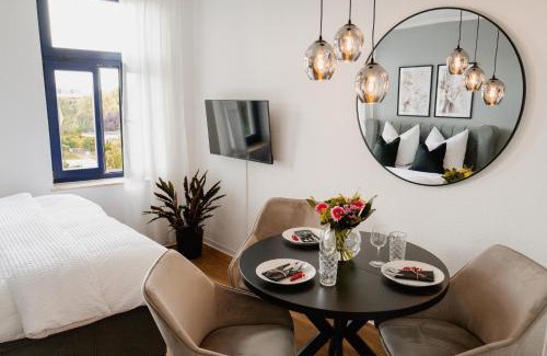 Wismar Apartment | Zwei Wohnungen, ein Erlebnis: Platz für 6 in 4 Schlafzimmern am Wismarer Hafen