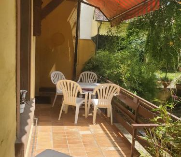 Lahr Apartment | Zwei Zimmer im Stadt Altbau mit Balkon