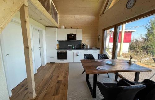 Horgenzell House | Zweistöckiges Natur-Holzhaus mit Berg- & Seesicht
