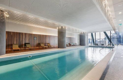 Southbank Apartment | Zyra Lookout - Riverside Retreat with Pools and Sauna