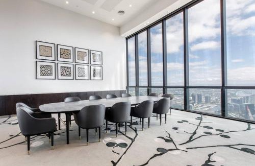 Southbank Apartment | Zyra Lookout - Riverside Retreat with Pools and Sauna