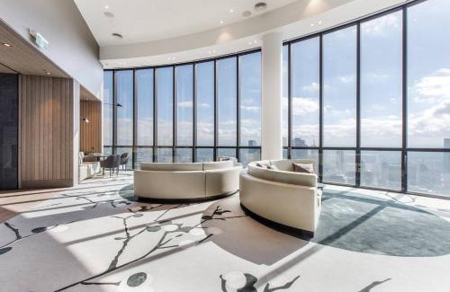 Southbank Apartment | Zyra Lookout - Riverside Retreat with Pools and Sauna