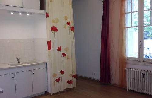 Boutonnet Apartment | zzeezzzzzz