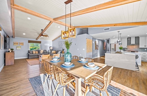 Siesta Key House | Great Family Retreat with Pool, Spa, Putting Green & Game Room - Paradise Cove