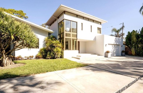 Indian Beach Sapphire Shores Villa | Luxury Modern Villa in Heart of Sarasota