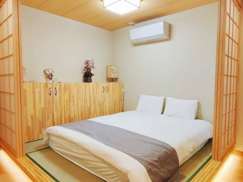 慧橋日本 Spa Resort Tenga 386m全新日式別墅関西機場直達天下茶屋駅3分鐘難波黑門市場道頓堀心齋橋通天閣直達 8人3間睡房5張床2間浴室