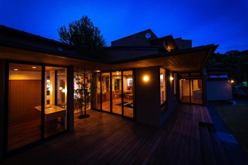隠れ家アートヴィラ Villa Revolla