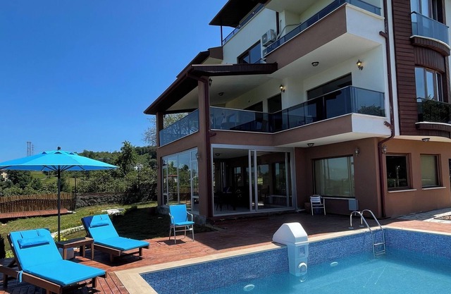 Özel havuzlu villa