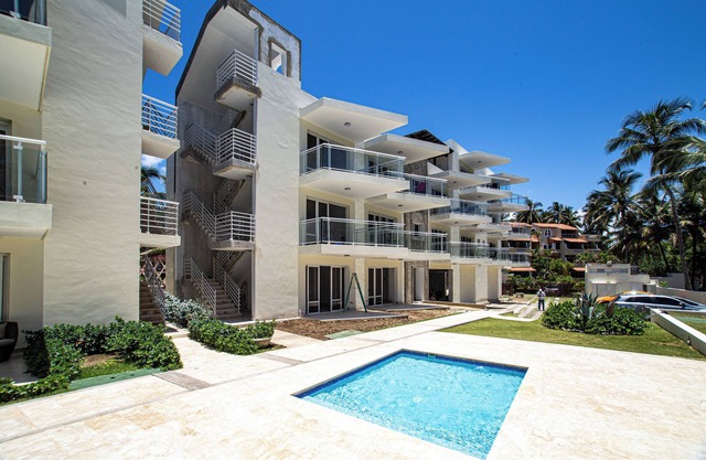 0048 Affordable Condo in the Beach